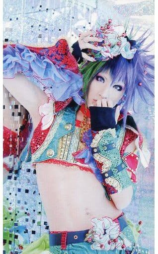 aicle。 (愛狂います。) V. Emiru (えみる) solo photo | vkgy