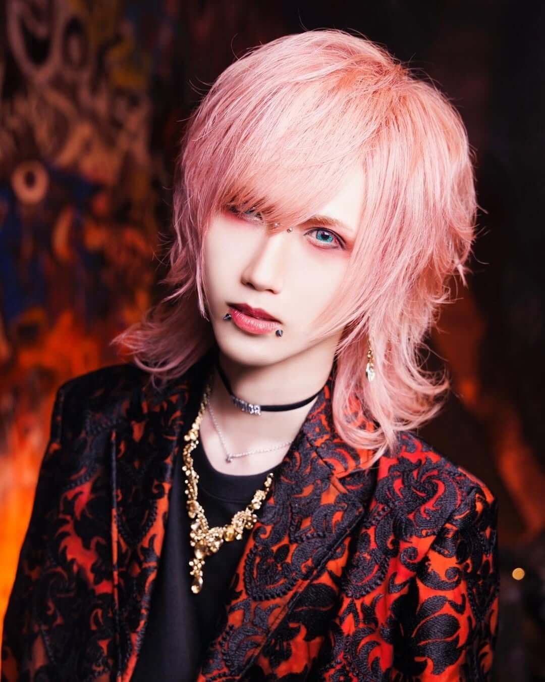 Royz G. Kuina (杙凪) solo photo for KAMIKAZE | vkgy (ブイケージ)