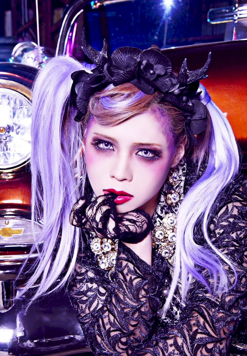 PENTAGON (ペンタゴン) B. minpha (眠花-minpha-) solo photo | vkgy