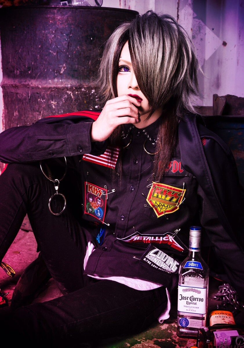 Tensai。 (てんさい。) G. Naoya (那緒) solo photo | vkgy (ブイケージ)