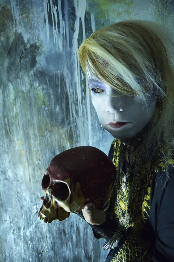 NEUROTIC DOLL V. NEU!-r-v-Verderber solo photo | vkgy (ブイケージ)